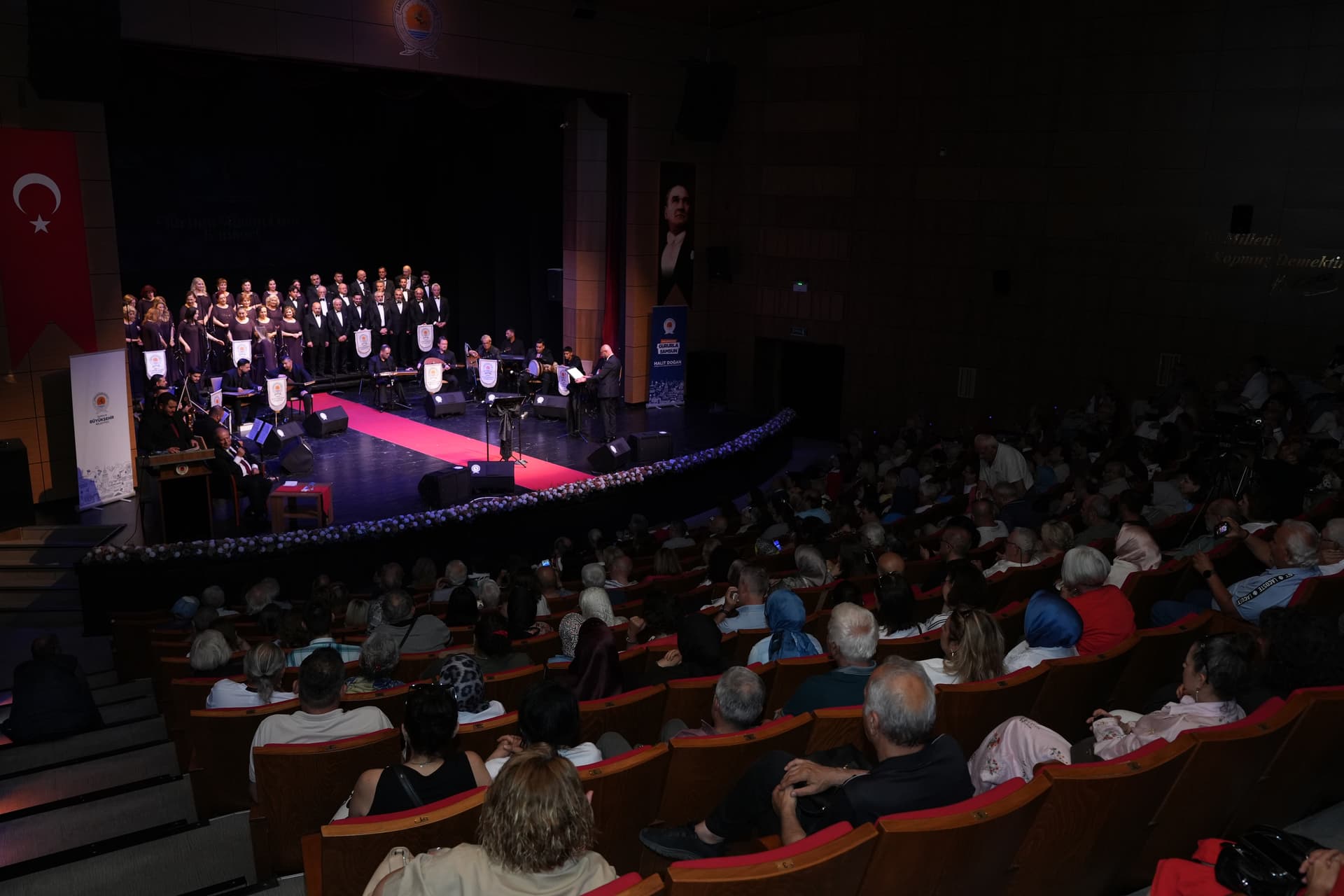TURHAN TAŞAN’LA TÜRK SANAT MÜZİĞİ GECESİ - Görsel 5