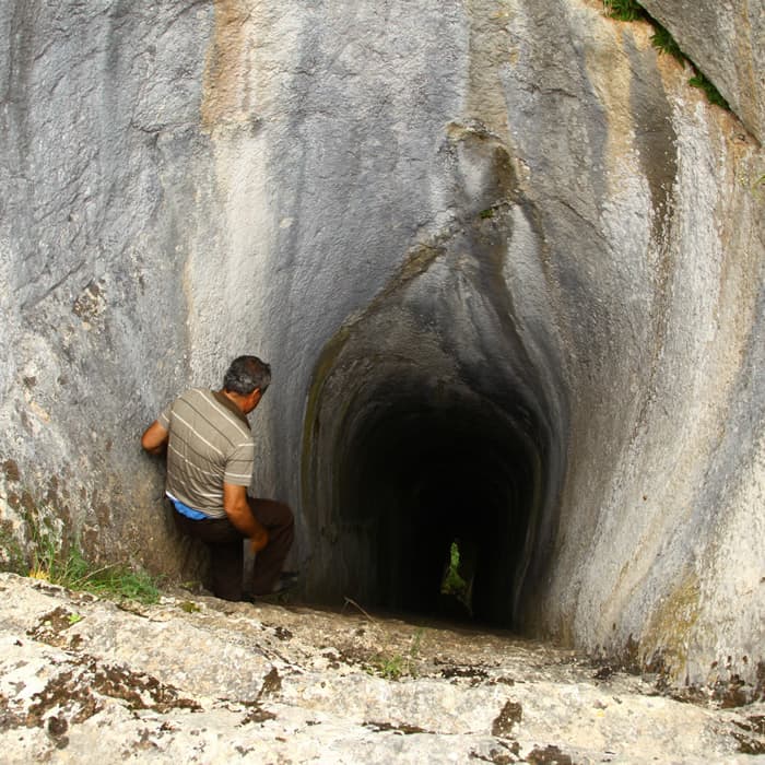 Tepen Deliği