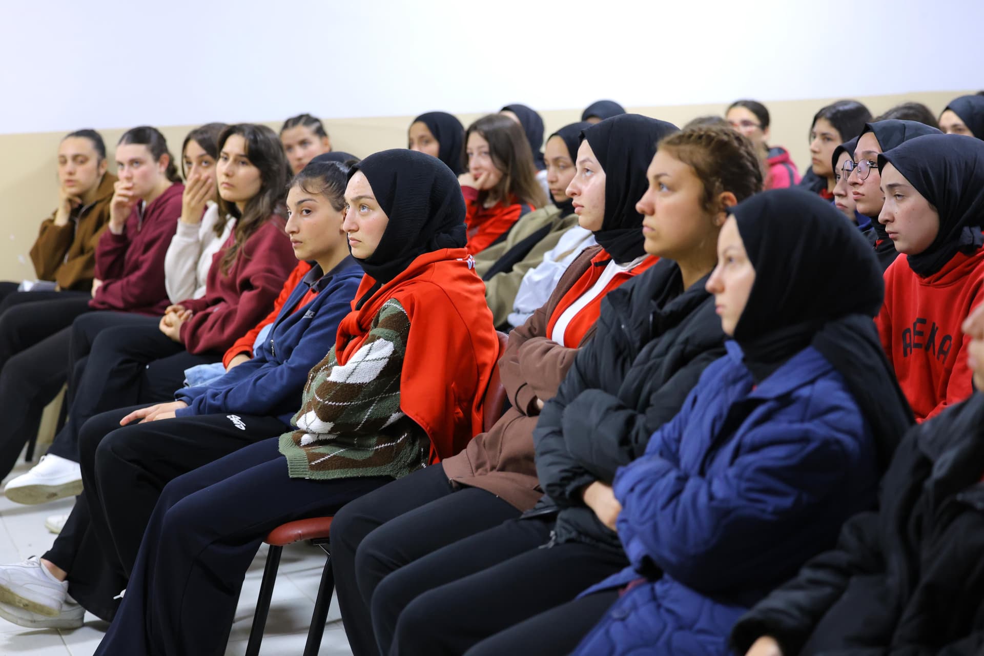 BÜYÜKŞEHİR 30 BİNİ AŞKIN GENCE IŞIK OLDU - Görsel 4