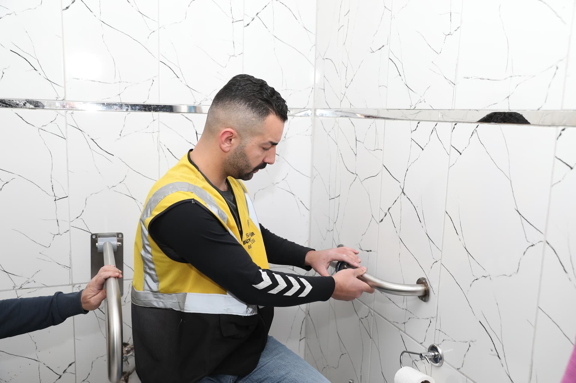 EV İÇİ TUTUNMA APARATI HAYATI KOLAYLAŞTIRIYOR - Görsel 2