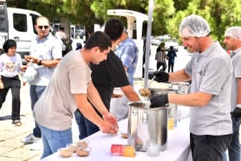 Büyükşehir’den aşure ikramı - Görsel 2