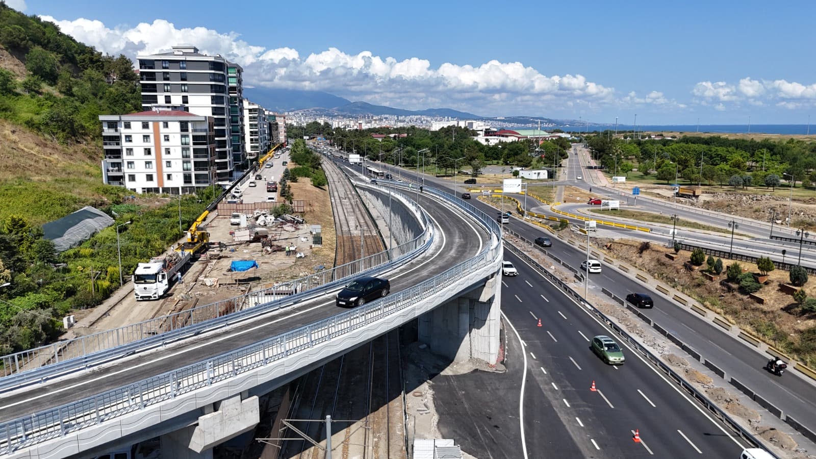 İKİ ÖNEMLİ BAĞLANTI YOLU TRAFİĞE AÇILDI - Görsel 3