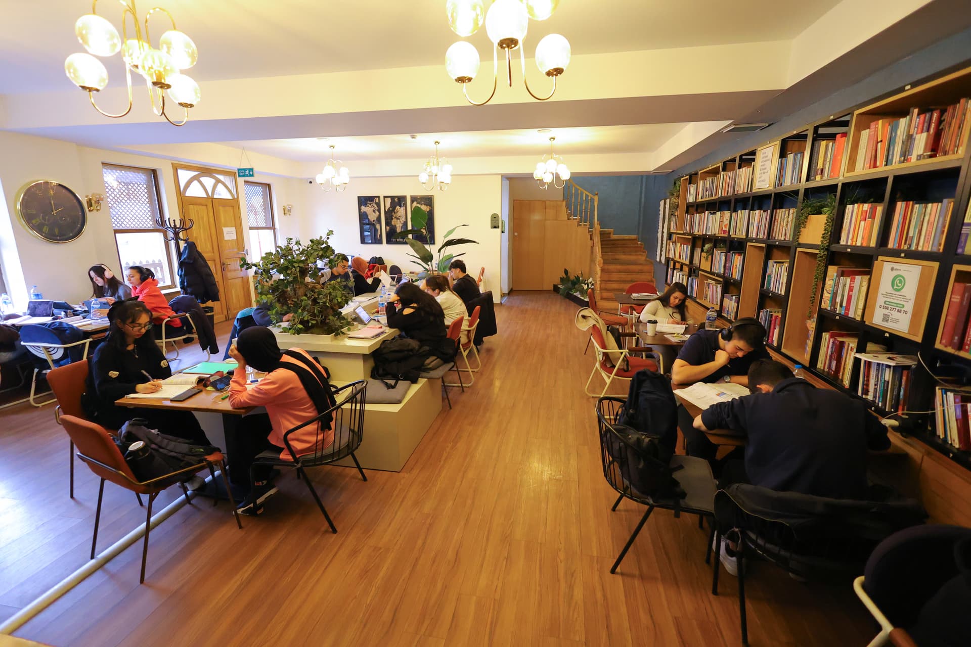RASATHANE KİTAP KAFE’YE YOĞUN İLGİ - Görsel 1