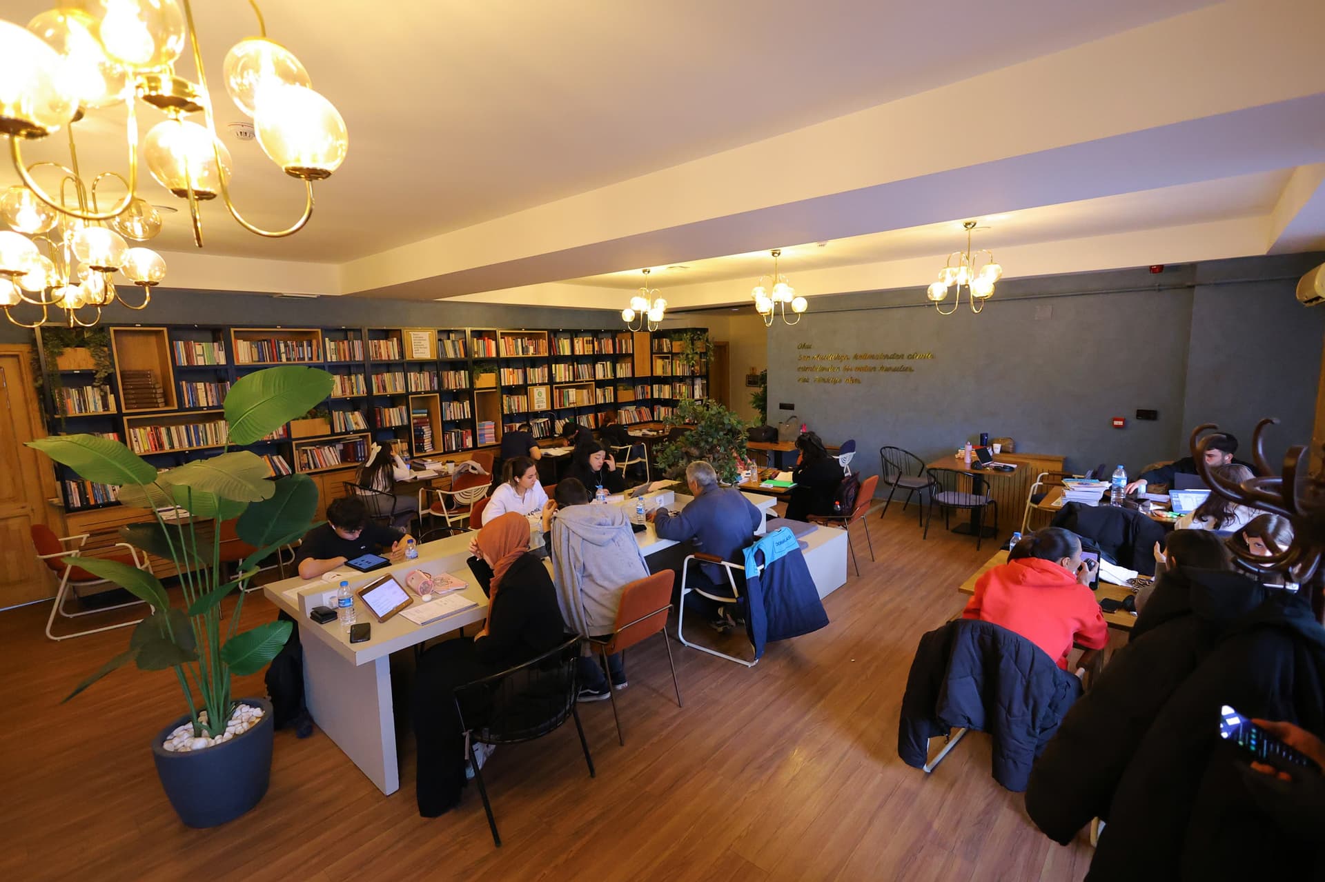 RASATHANE KİTAP KAFE’YE YOĞUN İLGİ - Görsel 4