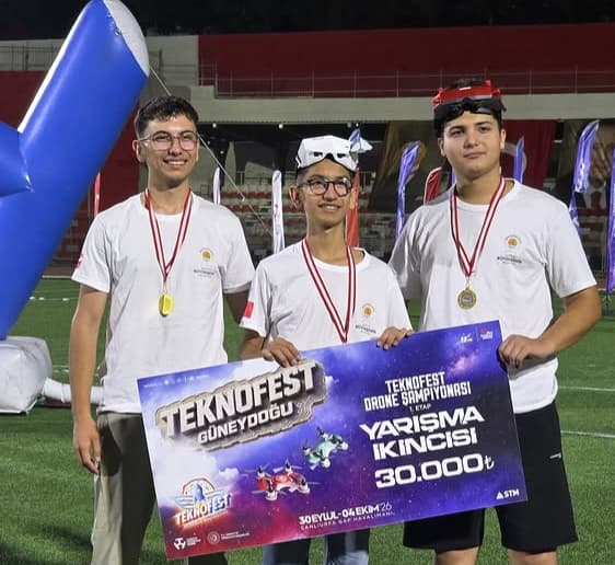 SAMSUN KEŞİF KAMPÜSÜ GENÇ PİLOTLARINDAN TEKNOFEST BAŞARISI