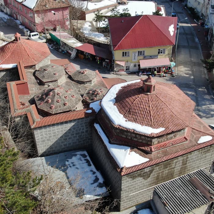 Hamamlar ve Kaplıcalar