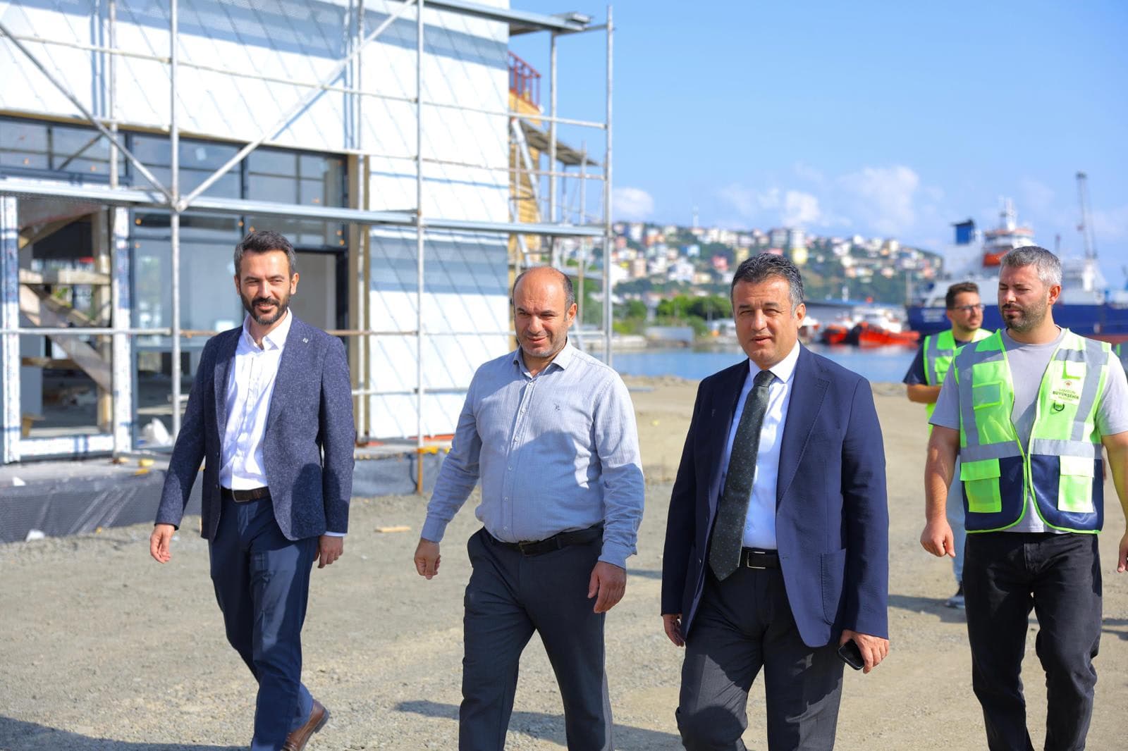 BAŞKAN DOĞAN İLKADIM BALIK RESTORANI’NDAKİ ÇALIŞMALARI YERİNDE İNCELEDİ