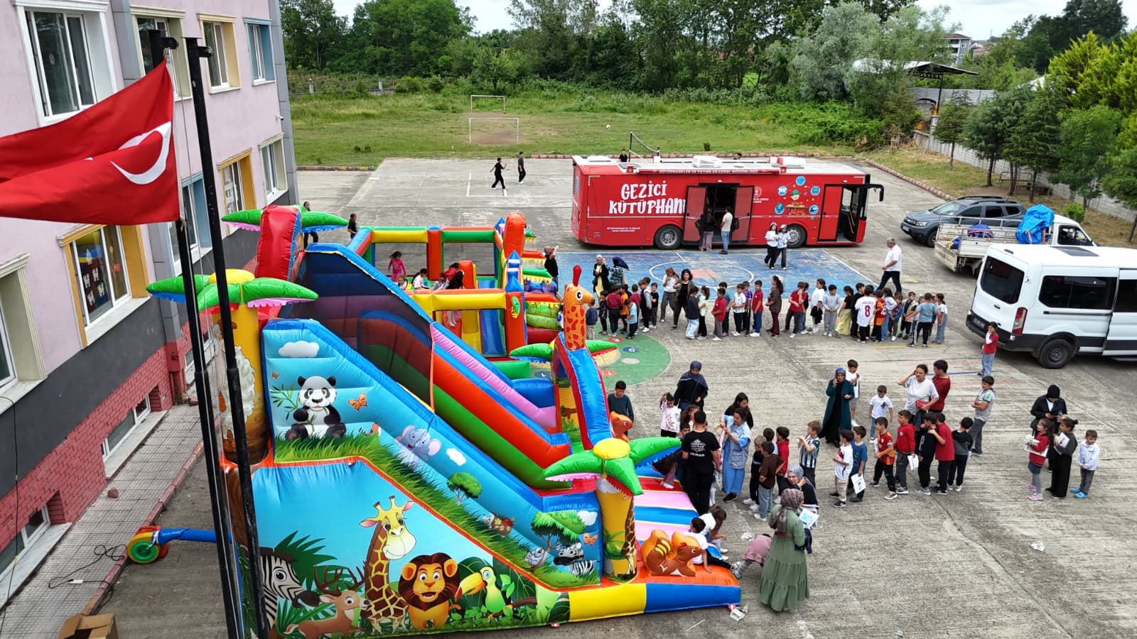 “BİZ GELDİK” İLE 17 İLÇEDE 3 BİN 321 ÇOCUĞUN HAYATINA DOKUNDUK