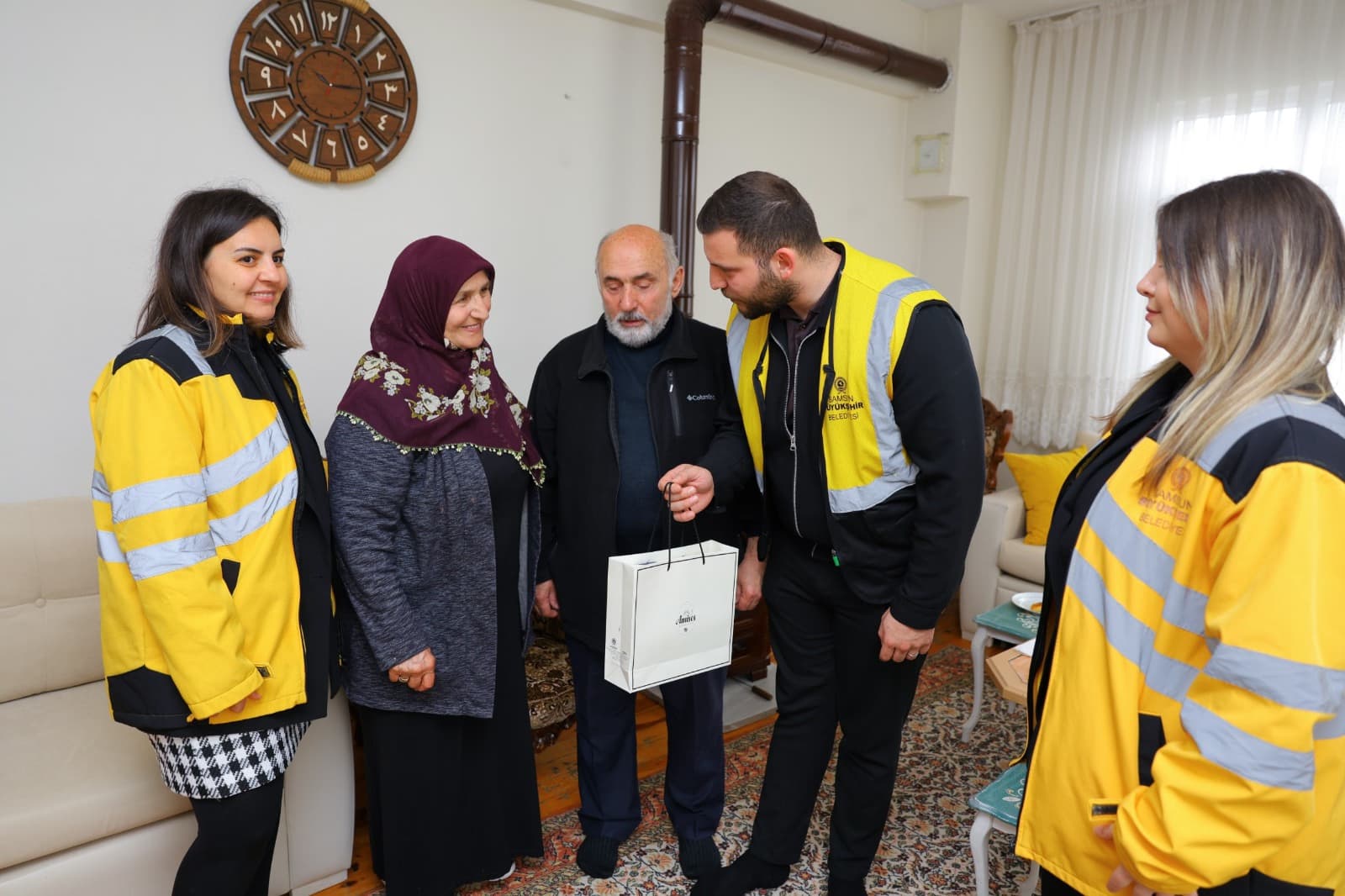 BÜYÜKŞEHİR 1,5 YILDA 500 AİLEYE DOKUNDU