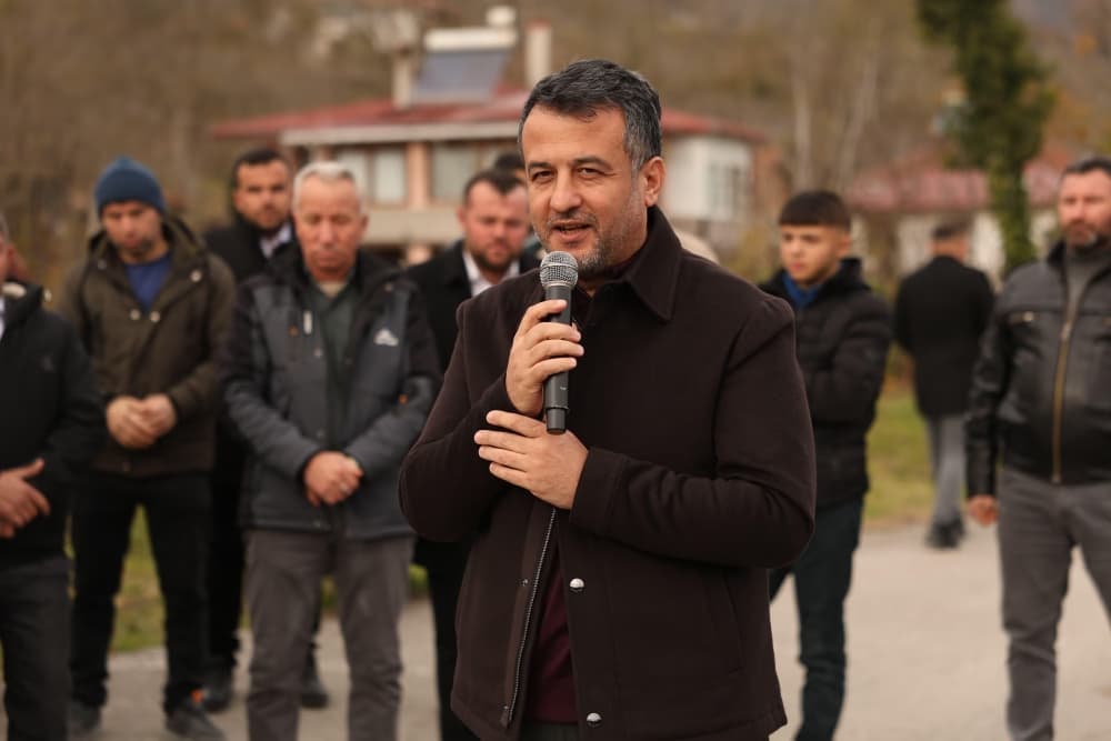 BAŞKAN DOĞAN AYVACIK İLÇESİNDE YOL ÇALIŞMALARINI İNCELEDİ