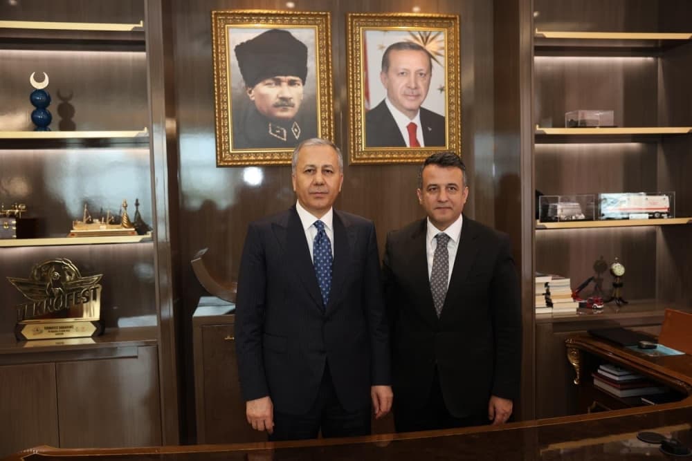 BAŞKAN DOĞAN BAKAN YERLİKAYA’YI AĞIRLADI