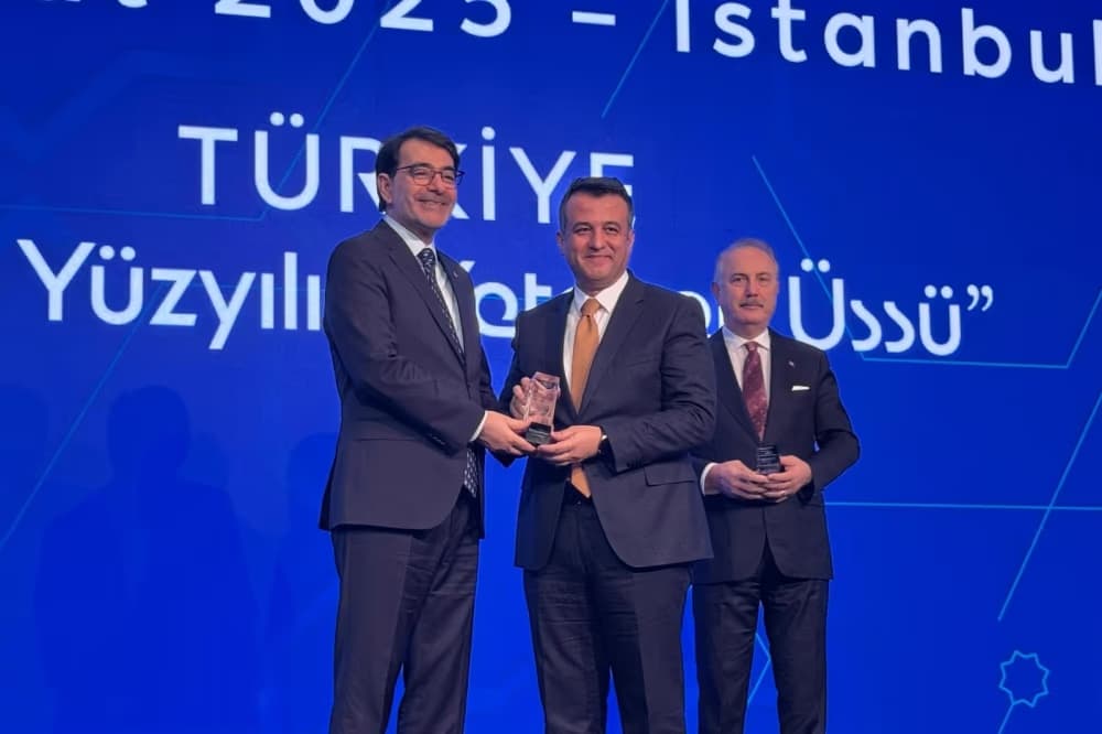 Başkan Doğan'a “En Çok Staj İmkanı Sunan Yerel Yönetim” ödülü