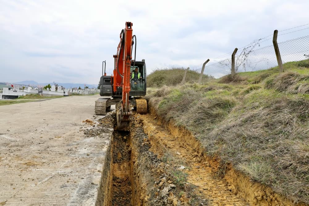 Büyükşehir Belediyesi Derecik Mezarlığı'ndaki çalışmalara başladı