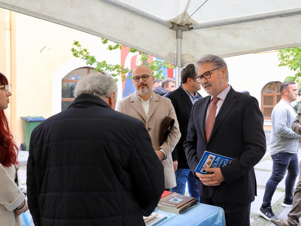 BÜYÜKŞEHİR BELEDİYESİ EDEBİYAT DÜNYASINI BAFRA'DA BULUŞTURUYOR
