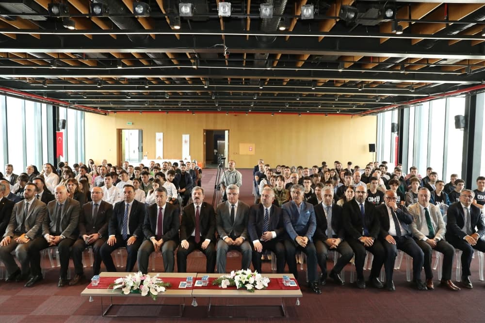 BÜYÜKŞEHİR’DEN MESLEK LİSELERİNE STAJ İMKANI