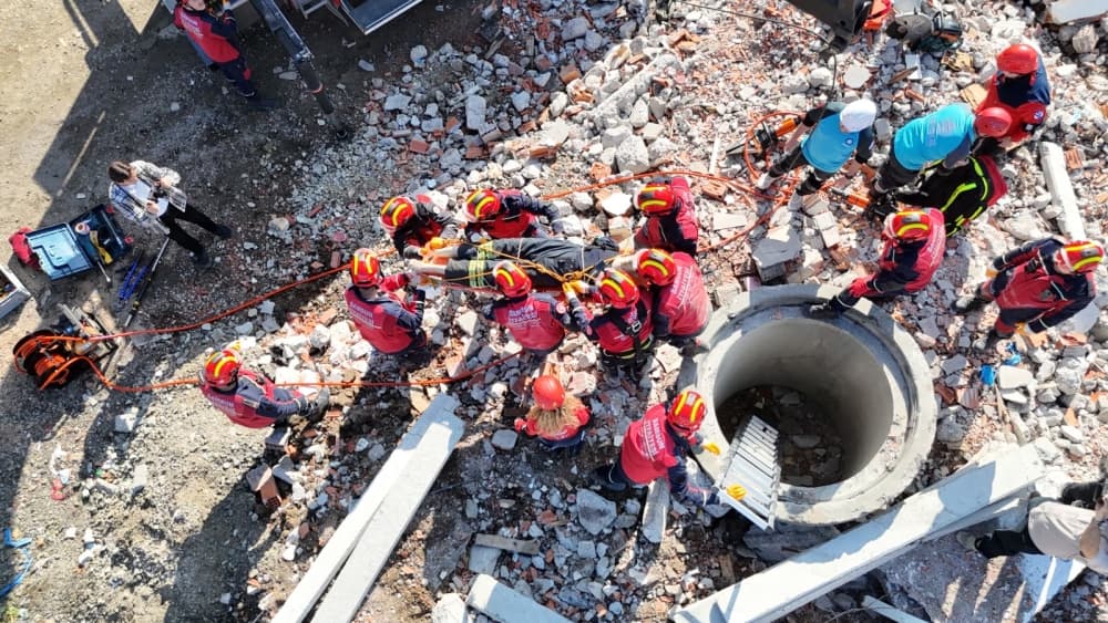 BÜYÜKŞEHİR’DEN NEFES KESEN DEPREM TATBİKATI