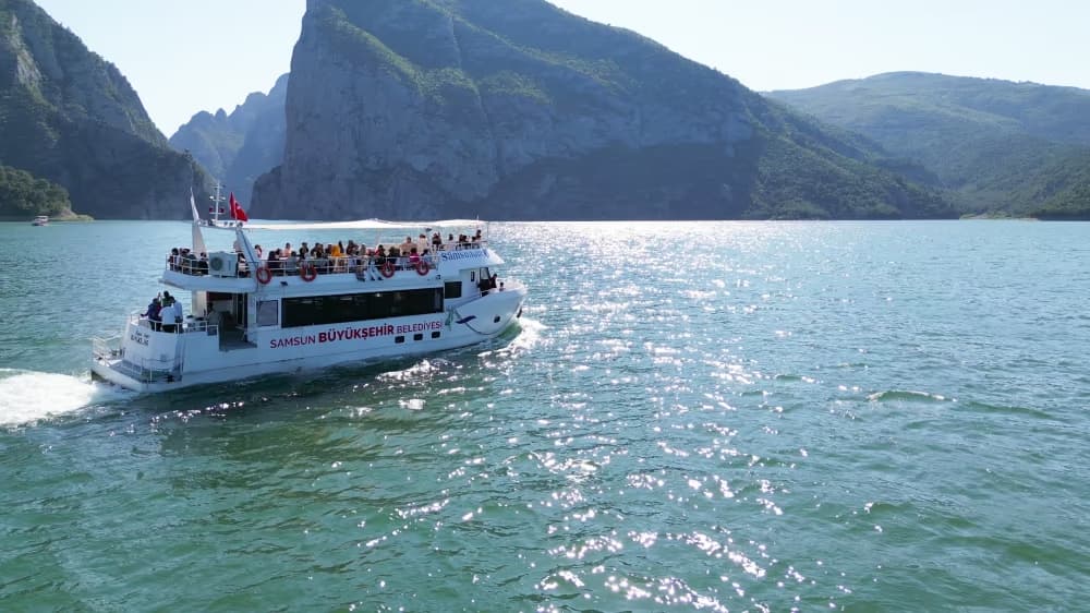 Büyükşehir’in gemi turları ilgi görüyor