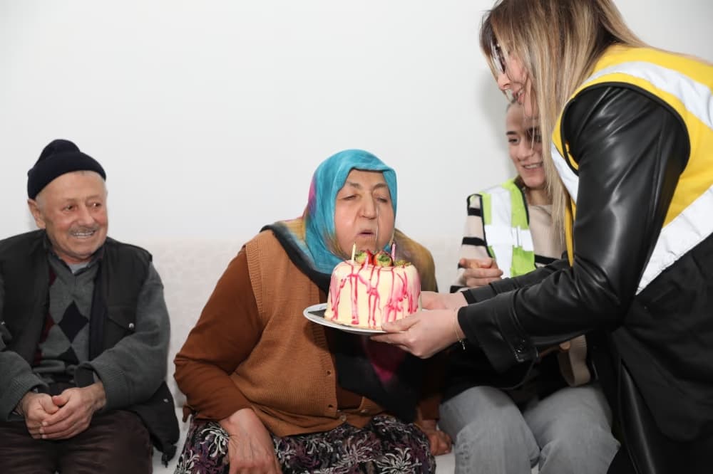BÜYÜKŞEHİR’İN SÜRPRİZİ MUTLULUĞA DÖNÜŞTÜ