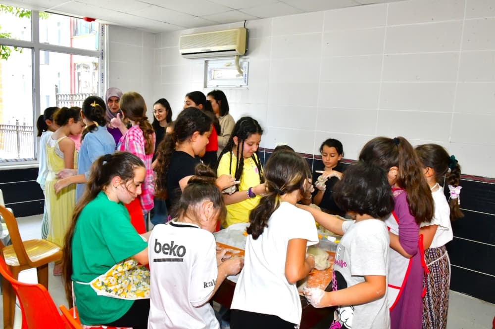 BÜYÜKŞEHİR’İN YAZ OKULU PROGRAMLARI DOLU DOLU GEÇTİ