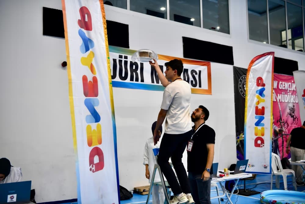 Geleceğin teknoloji yıldızları DENEYAP sınavında buluştu