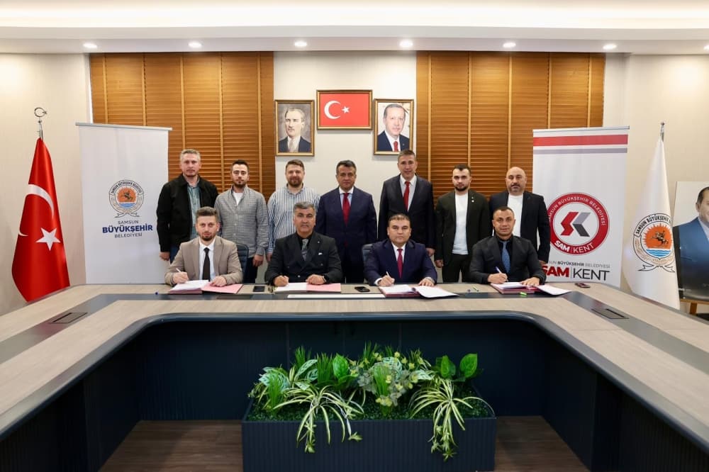 KENTSEL DÖNÜŞÜMDE MÜTEAHHİT FİRMALAR İLE İMZALAR ATILDI
