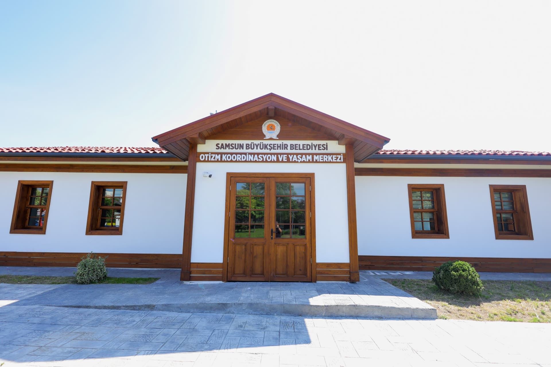 OTİZM KOORDİNASYON VE YAŞAM MERKEZİ ÇOK YÖNLÜ HİZMET SUNUYOR