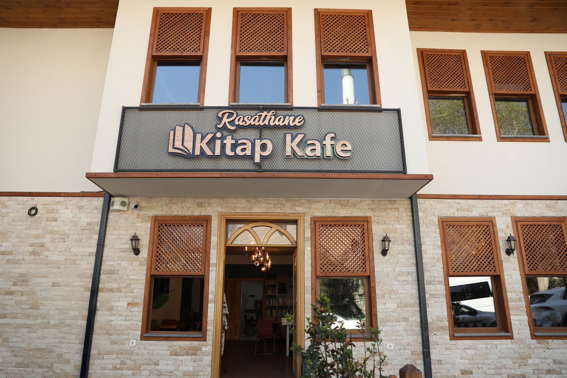RASATHANE KİTAP KAFE’YE YOĞUN İLGİ