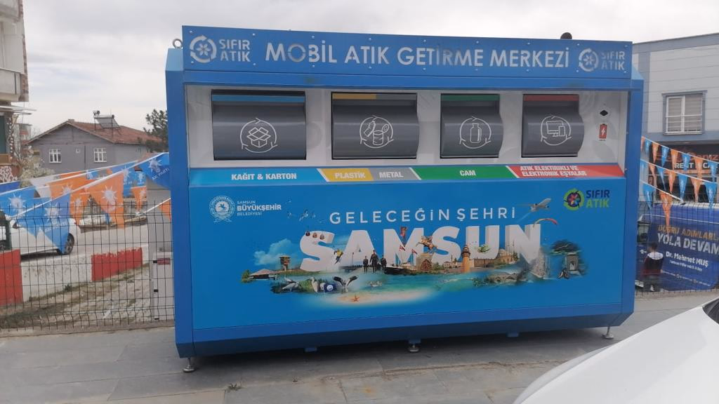 19 Mayıs Adnan Menderes Caddesi