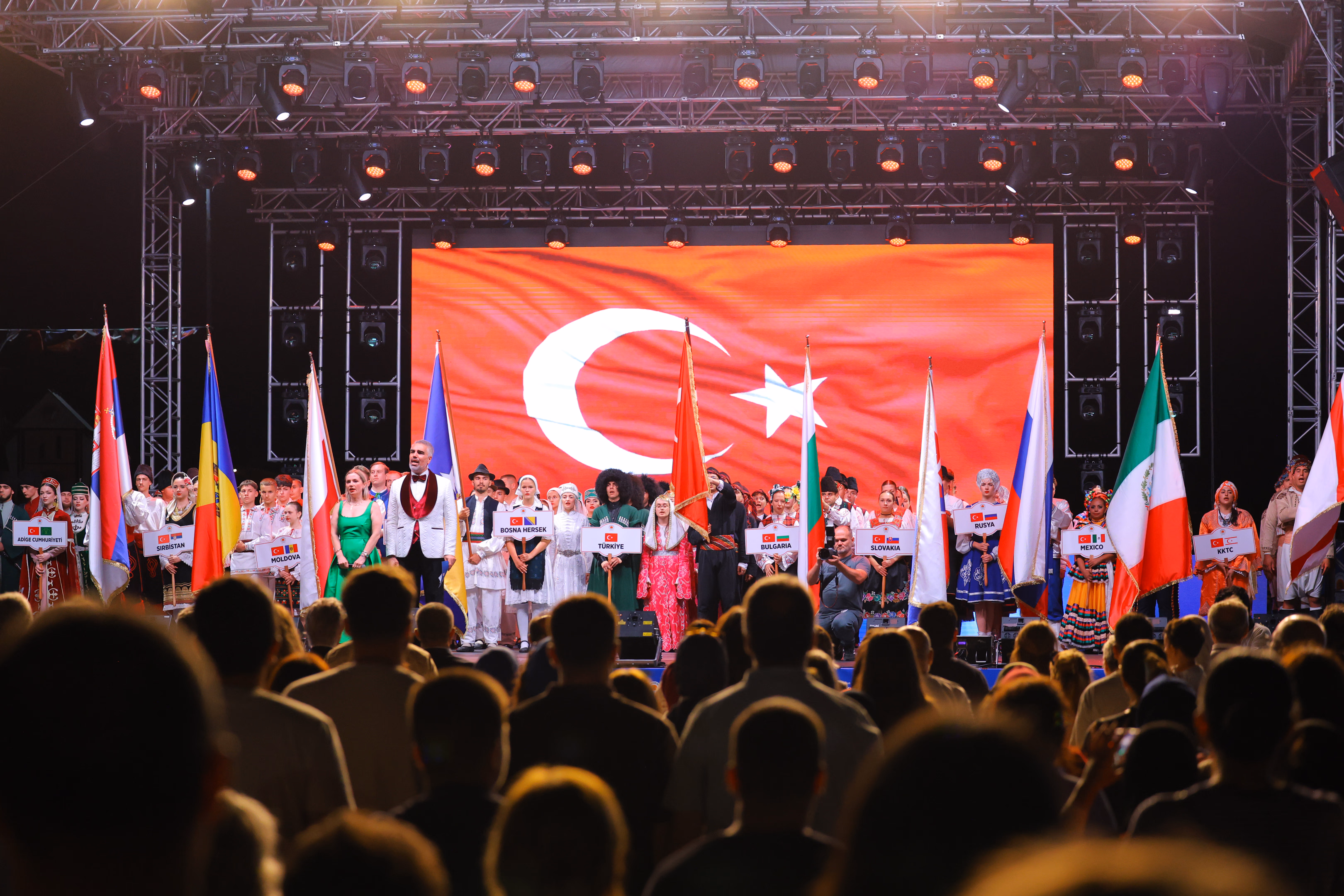 36. ULUSLARARASI HALK OYUNLARI FESTİVALİ COŞKUYLA GEÇTİ