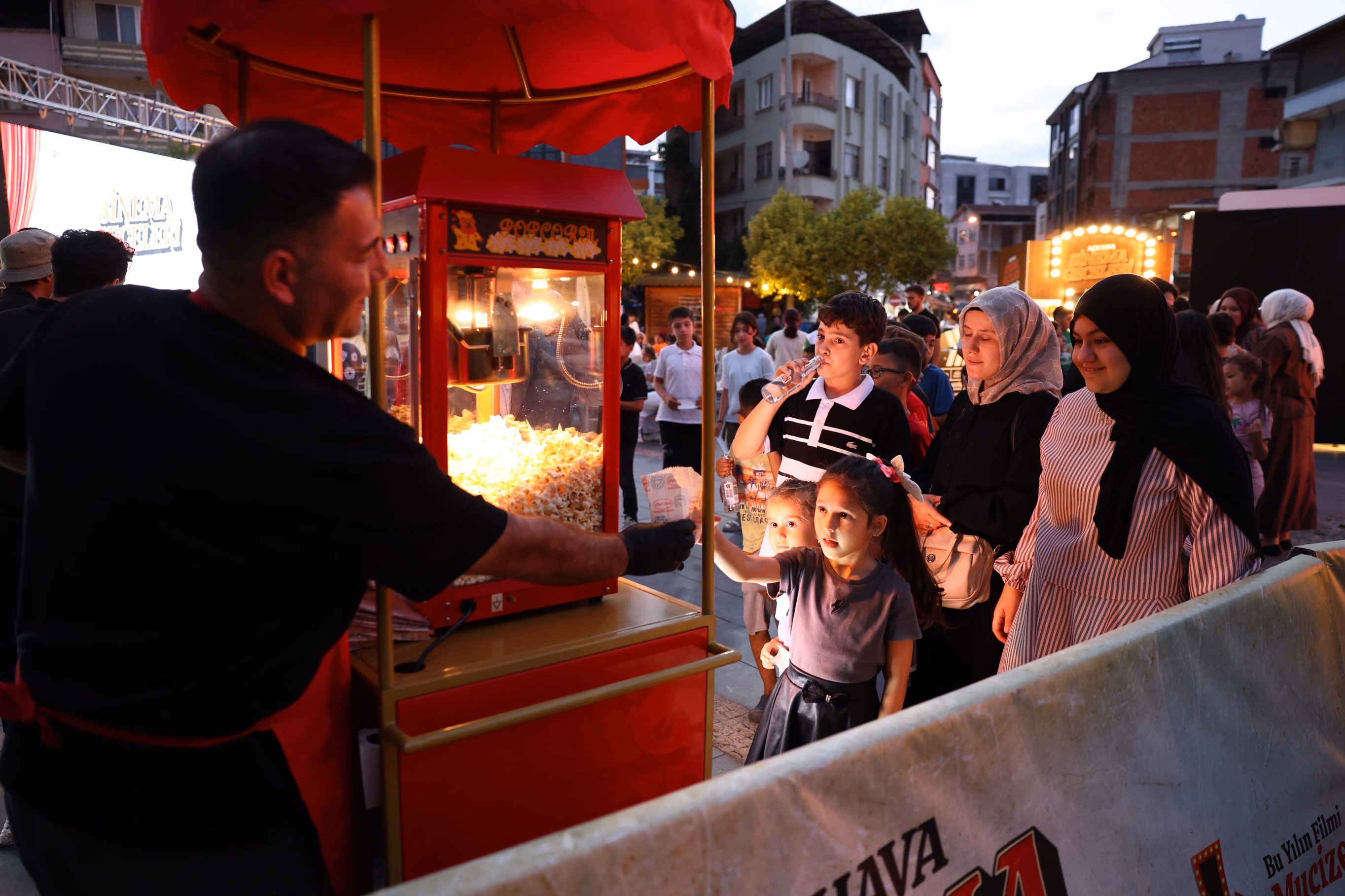 AÇIK HAVA SİNEMA GECELERİ SALIPAZARI