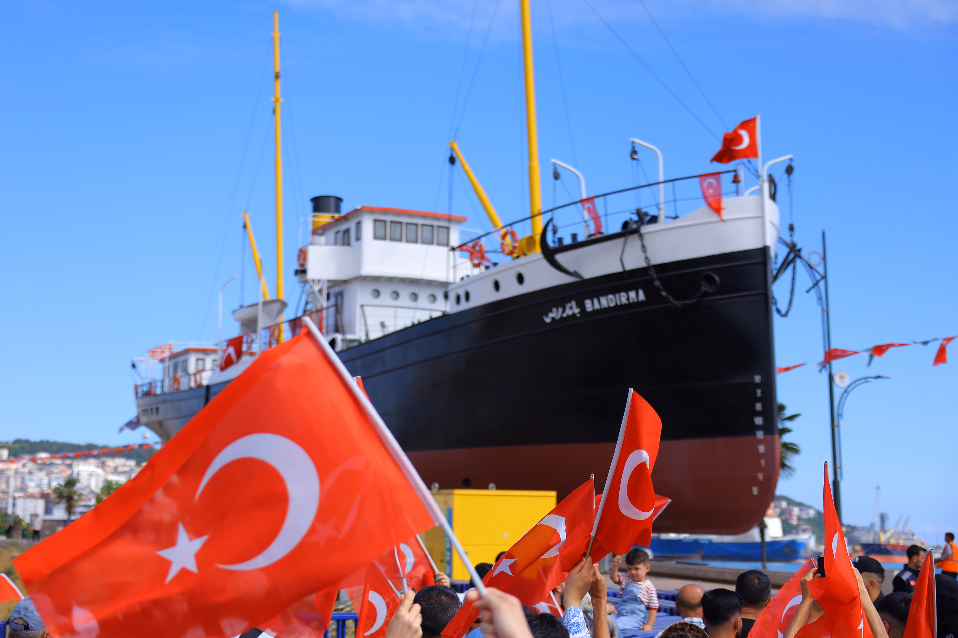 BANDIRMA VAPURU, ATATÜRK’ÜN AYAK BASTIĞI YERE TAŞINDI!