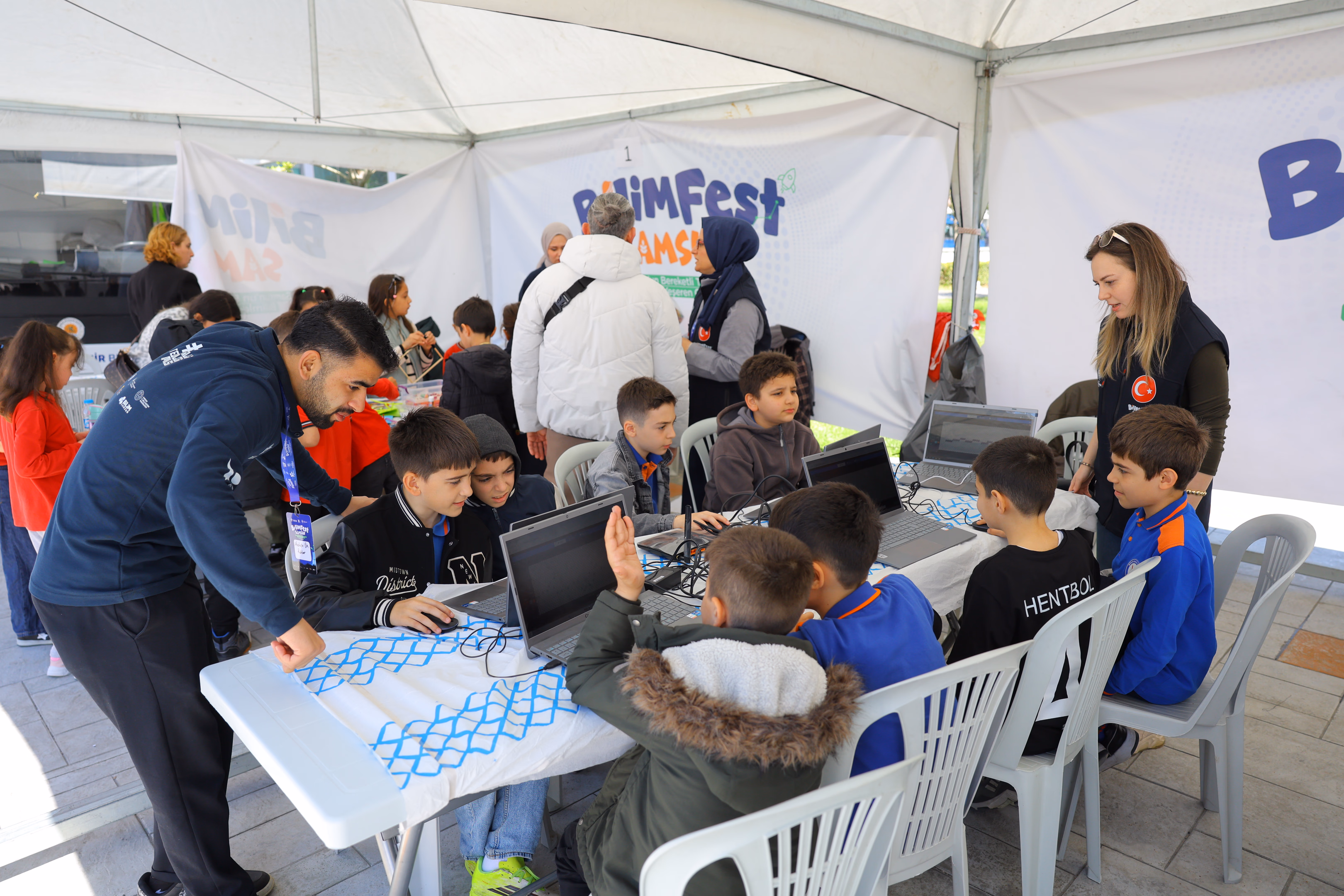 BİLİMFEST ZİYARETÇİLERİNE KAPILARINI AÇIYOR - Görsel 9