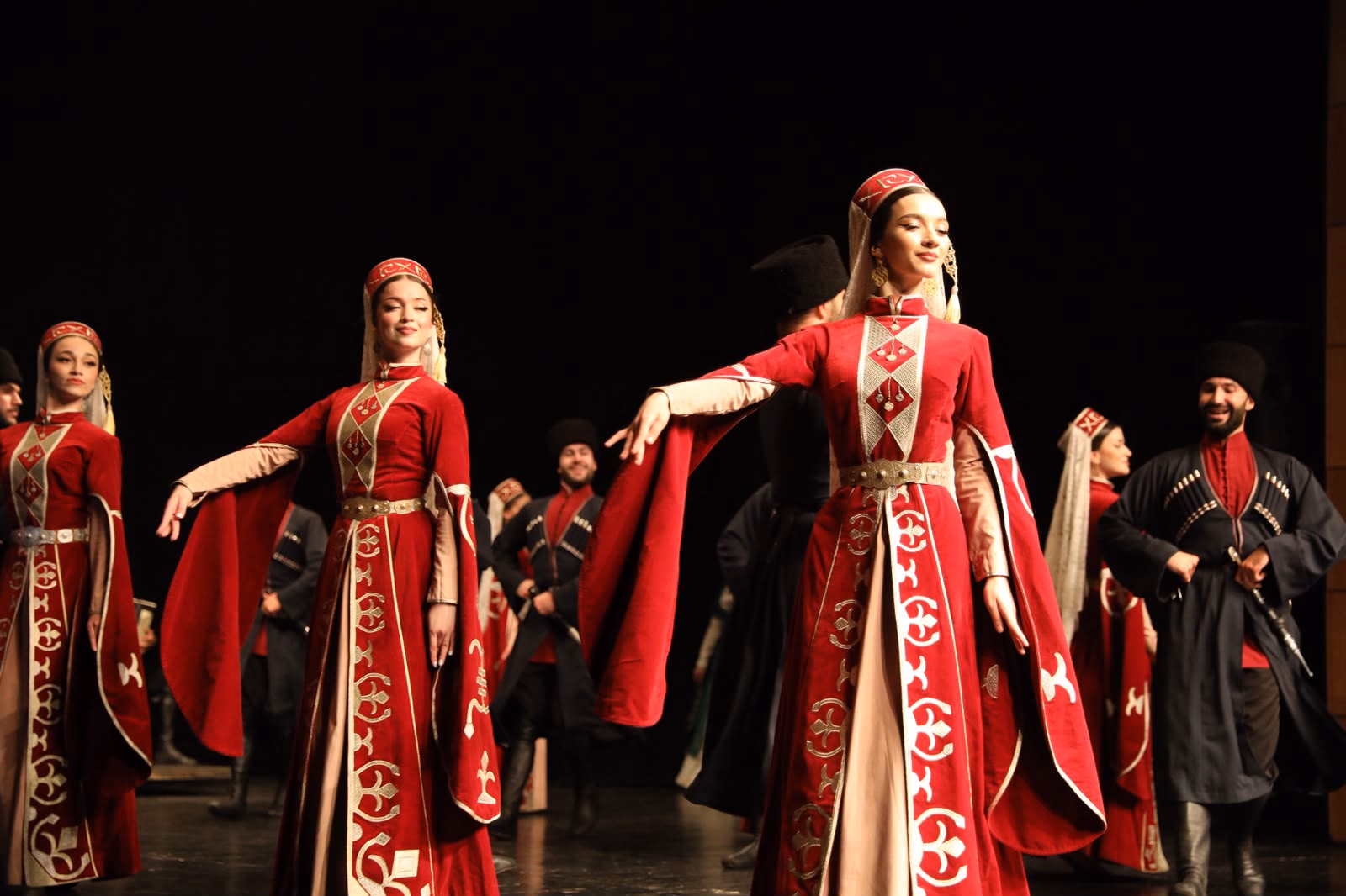 SİNDİKA PROFESYONEL ADİGE HALK DANSLARI TOPLULUĞUNDAN KÜLTÜR DOLU GÖSTERİ - Görsel 13