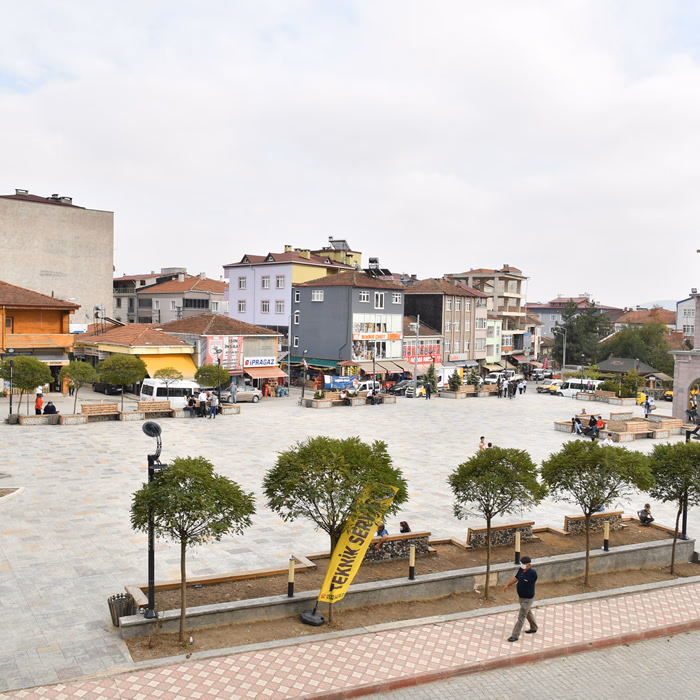  Asarcık Meydanı