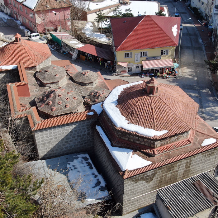 Hamamlar ve Kaplıcalar