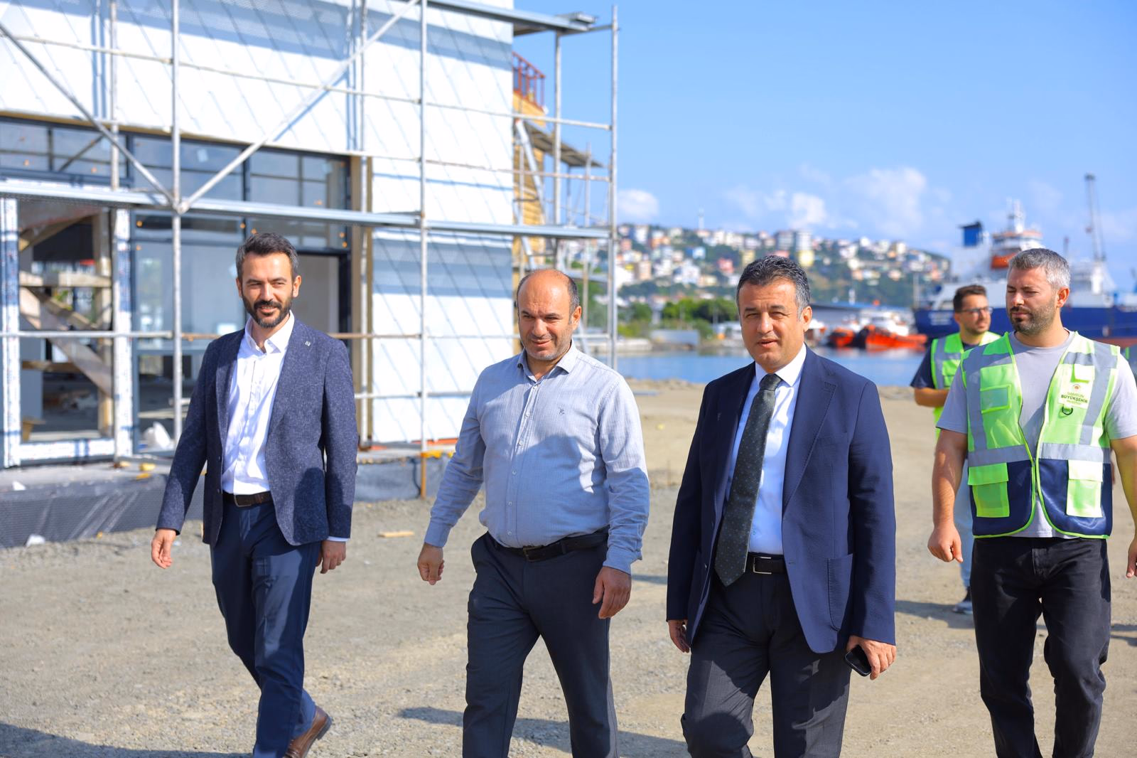 BAŞKAN DOĞAN İLKADIM BALIK RESTORANI’NDAKİ ÇALIŞMALARI YERİNDE İNCELEDİ