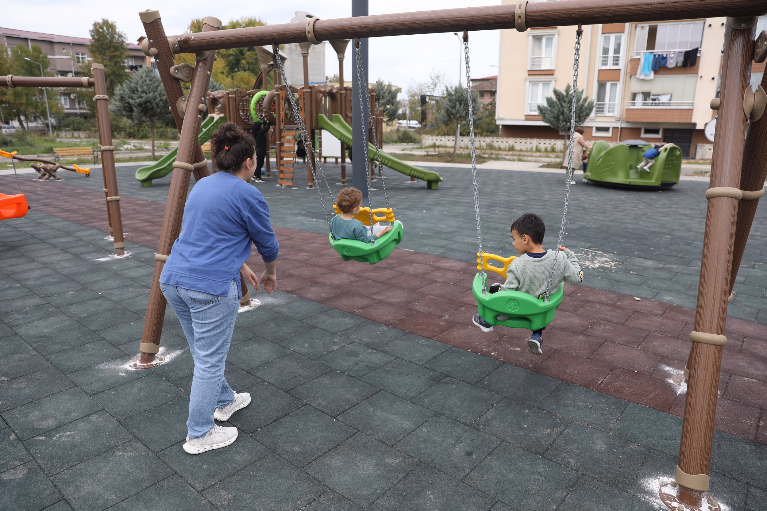 BÜYÜKŞEHİR’DEN İLÇELERE YEŞİL YATIRIM: YENİ PARKLAR VATANDAŞLARLA BULUŞUYOR - Görsel 6
