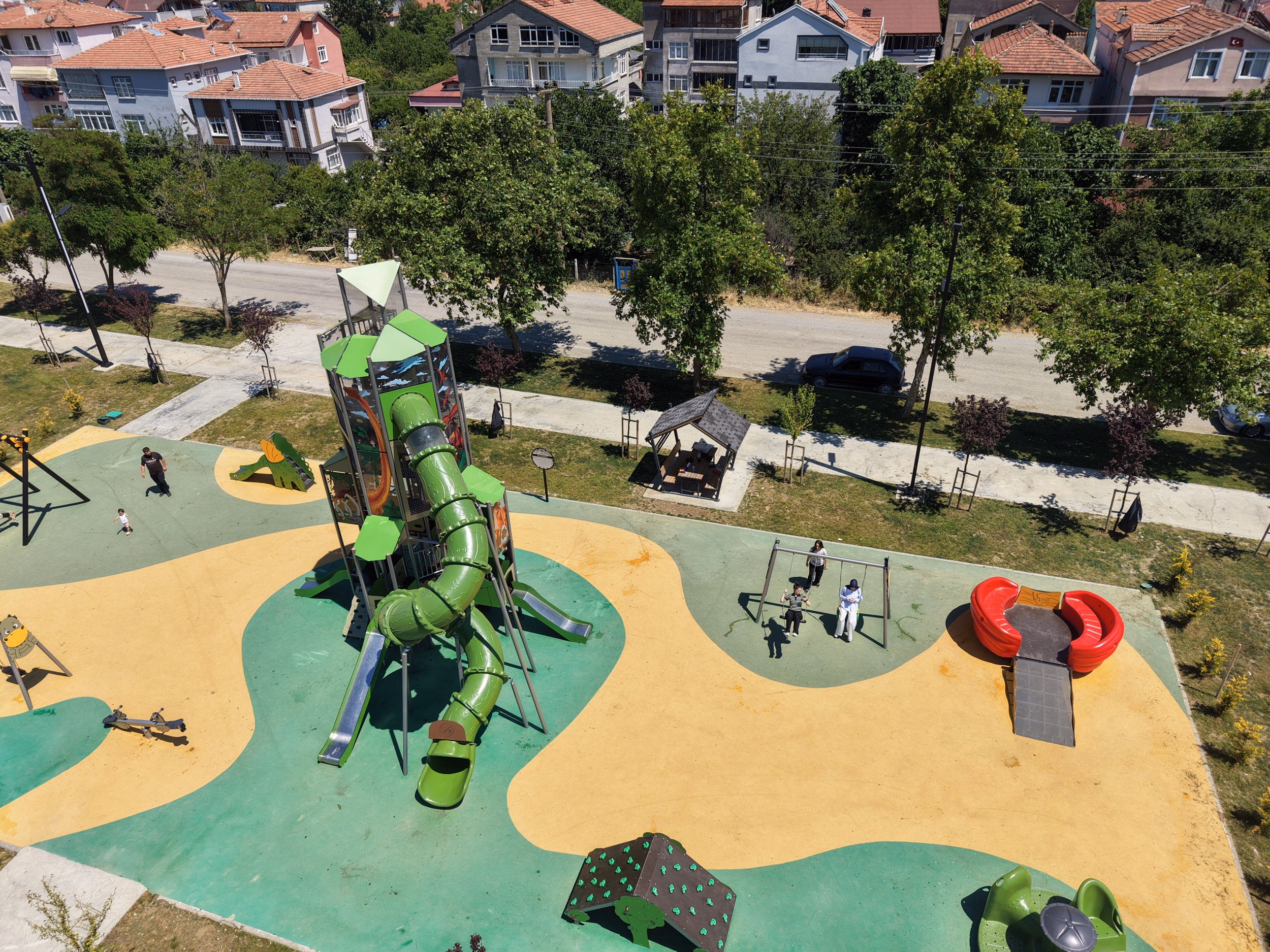BÜYÜKŞEHİR’DEN İLÇELERE YEŞİL YATIRIM: YENİ PARKLAR VATANDAŞLARLA BULUŞUYOR - Görsel 7