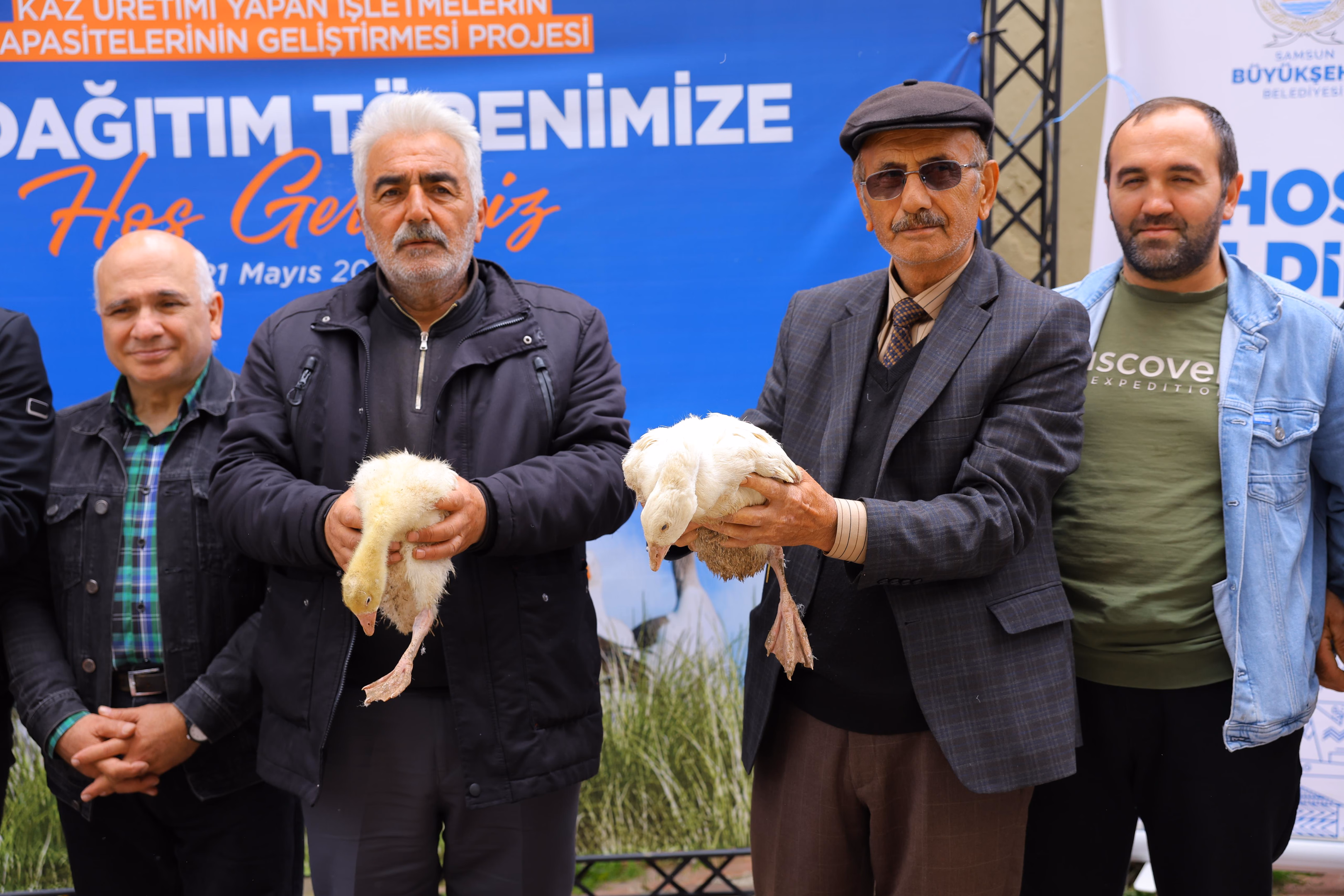 BÜYÜKŞEHİR’DEN ÜRETİCİLERE KAZ DESTEĞİ