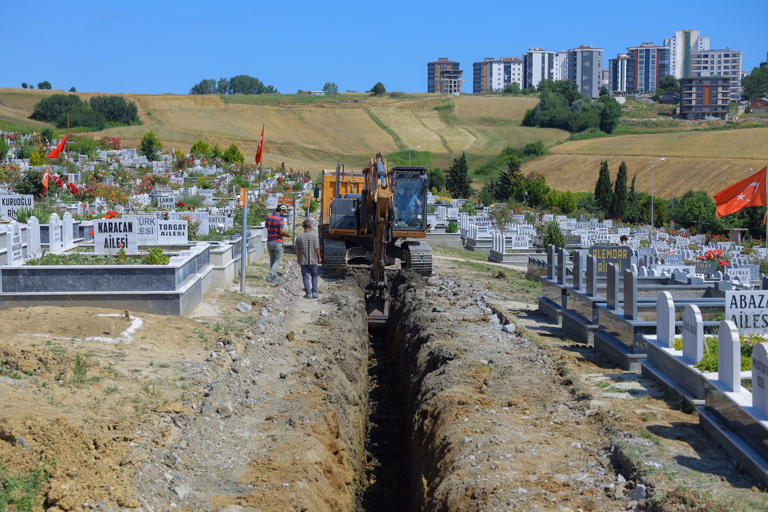 DERECİK ŞEHİR MEZARLIĞI’NDAKİ İYİLEŞTİRME ÇALIŞMALARI  - Görsel 5