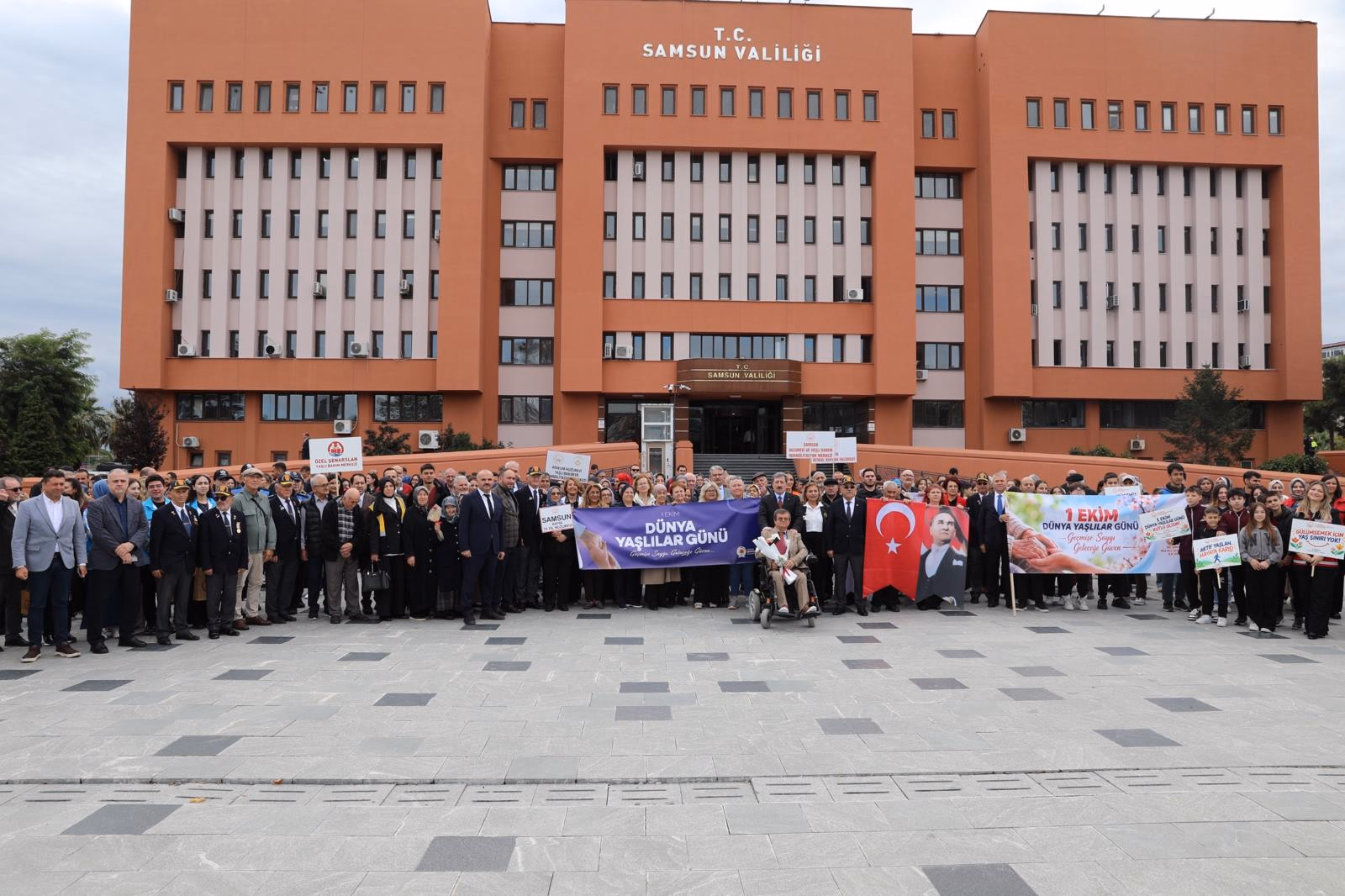DÜNYA YAŞLILAR GÜNÜ’NDE ANLAMLI PROGRAM - Görsel 3