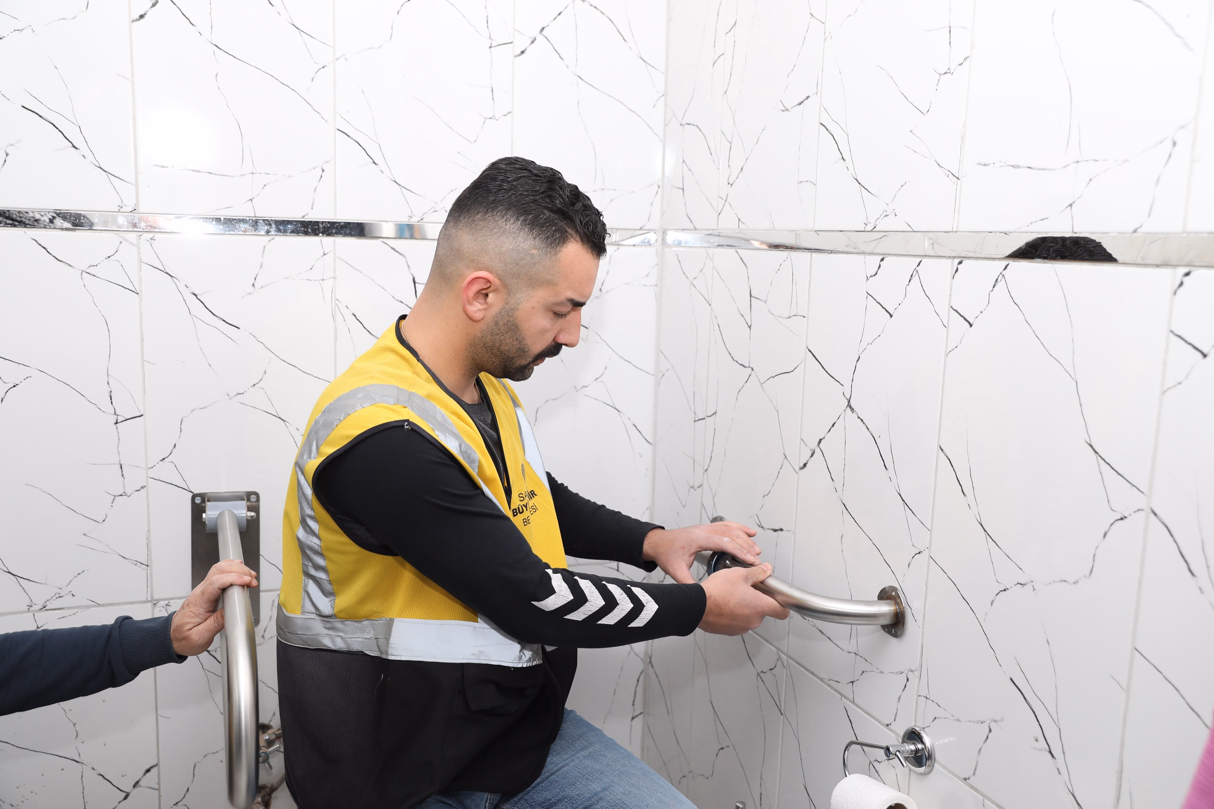 EV İÇİ TUTUNMA APARATI HAYATI KOLAYLAŞTIRIYOR - Görsel 2