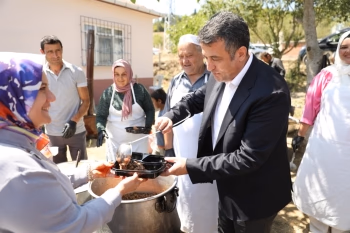 3. DÜRTMEN YAYLASI ÇİLEK FESTİVALİ COŞKUYLA GERÇEKLEŞTİ - Görsel 3