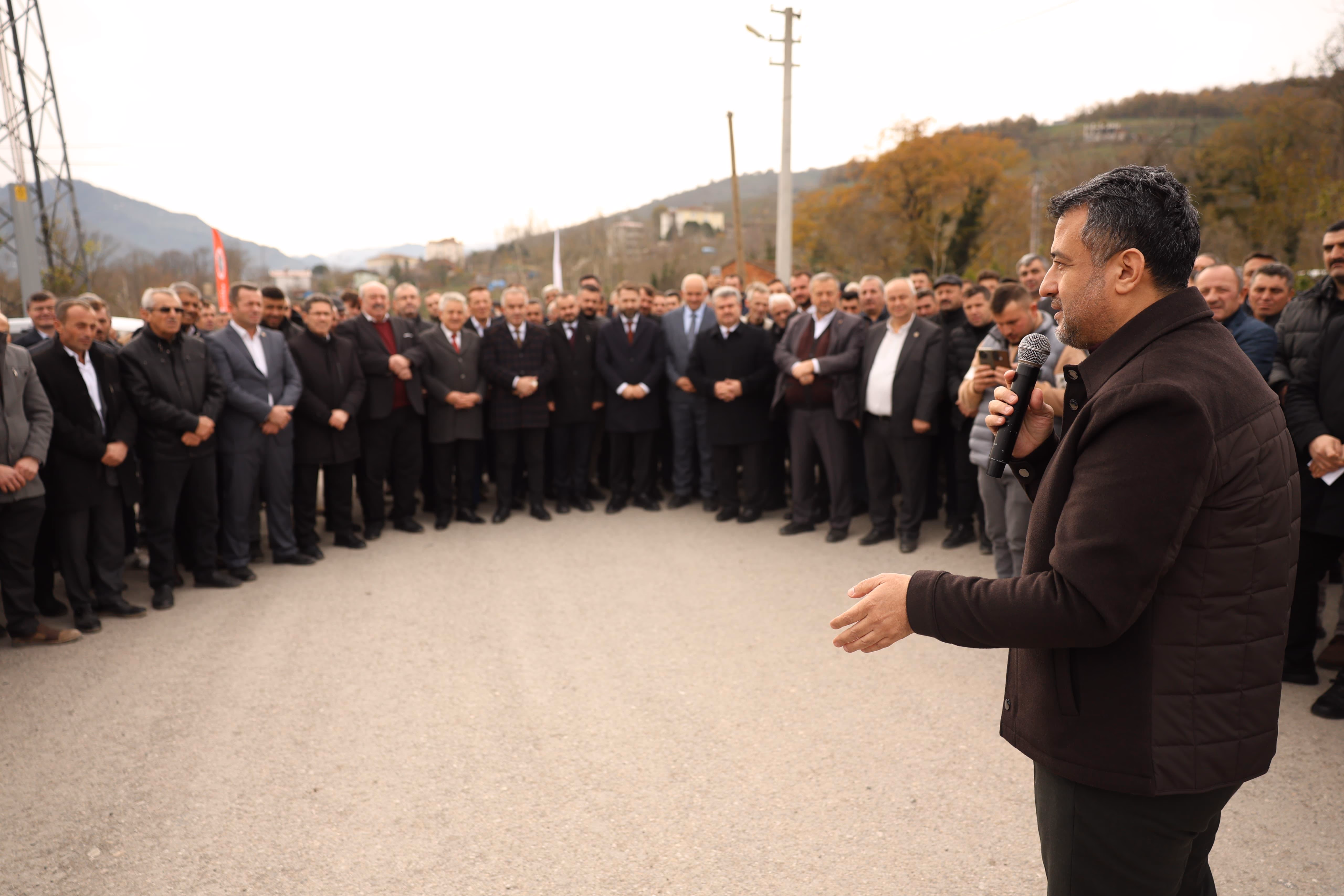 BAŞKAN DOĞAN AYVACIK İLÇESİNDE YOL ÇALIŞMALARINI İNCELEDİ - Görsel 4