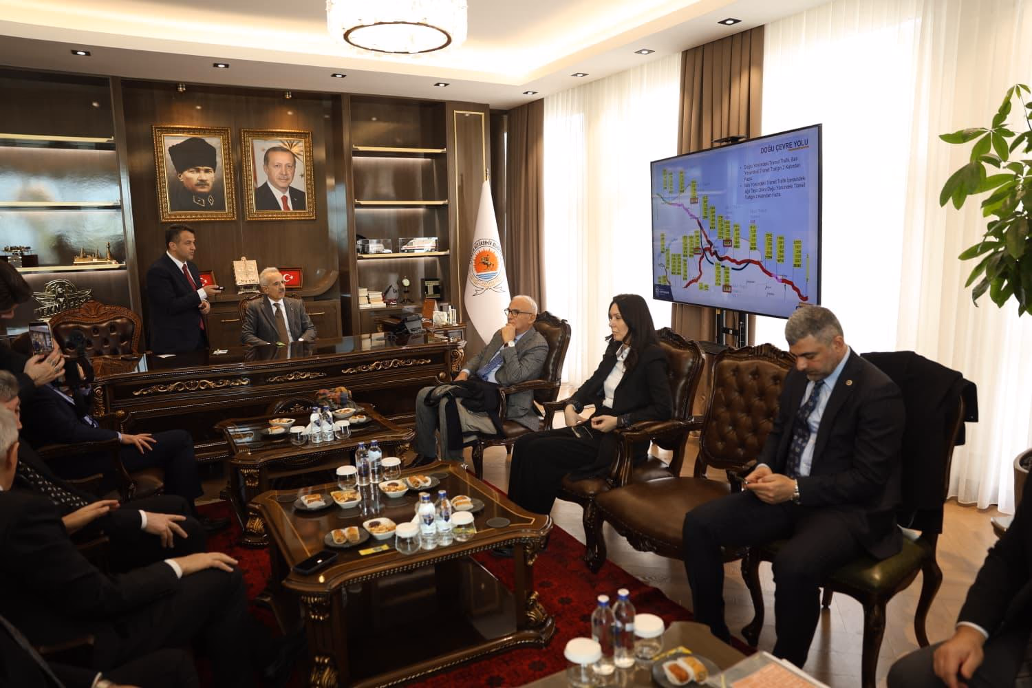 BAŞKAN DOĞAN BAKAN URALOĞLU'NU AĞIRLADI - Görsel 4