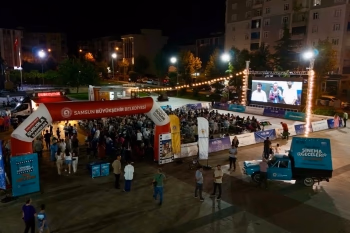 BÜYÜKŞEHİR 17 İLÇEYİ AÇIK HAVA SİNEMA GECELERİ İLE RENKLENDİRDİ - Görsel 5
