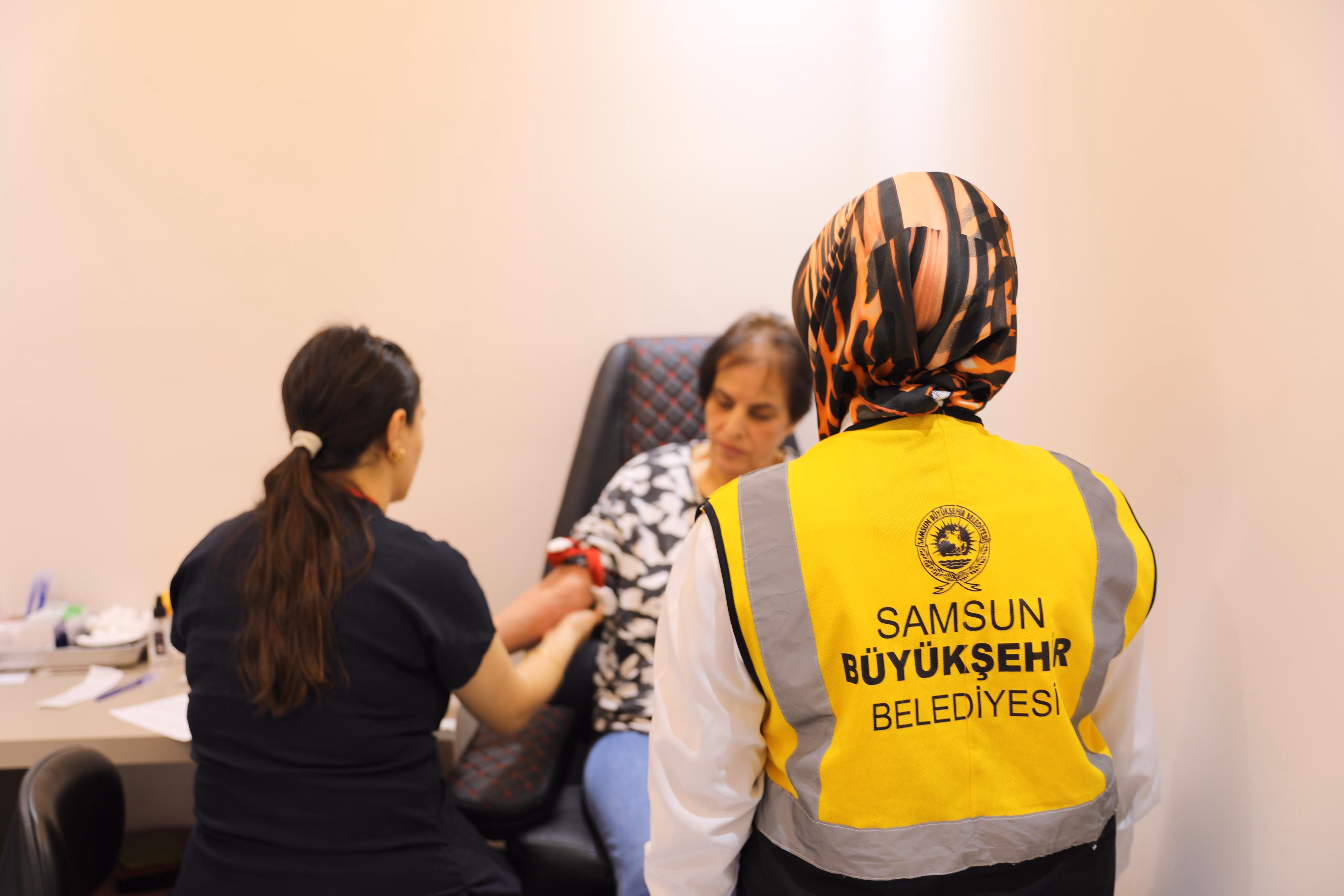 BÜYÜKŞEHİR YAŞLILARA NEFES OLUYOR - Görsel 1