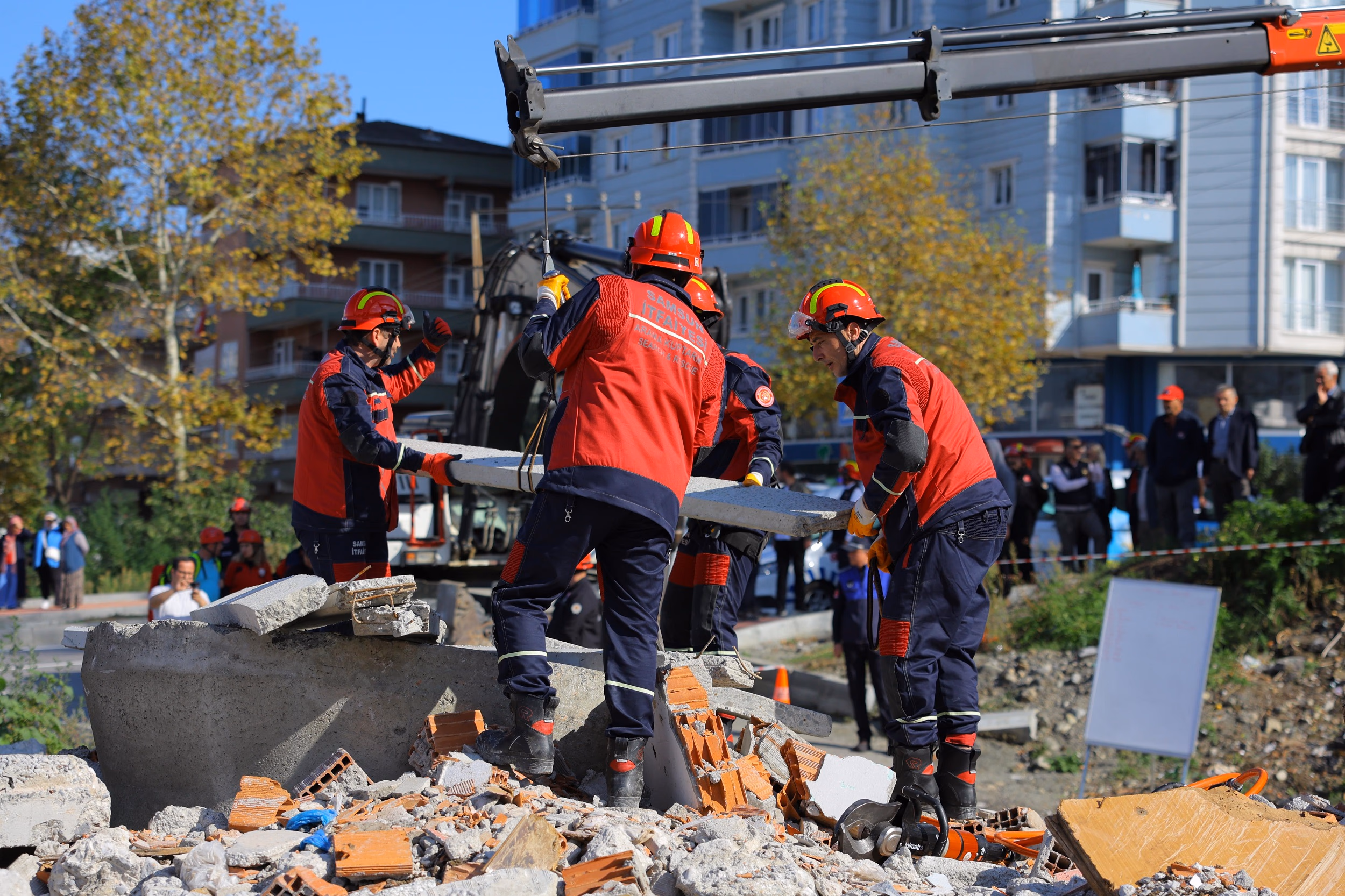 BÜYÜKŞEHİR’DEN NEFES KESEN DEPREM TATBİKATI - Görsel 7