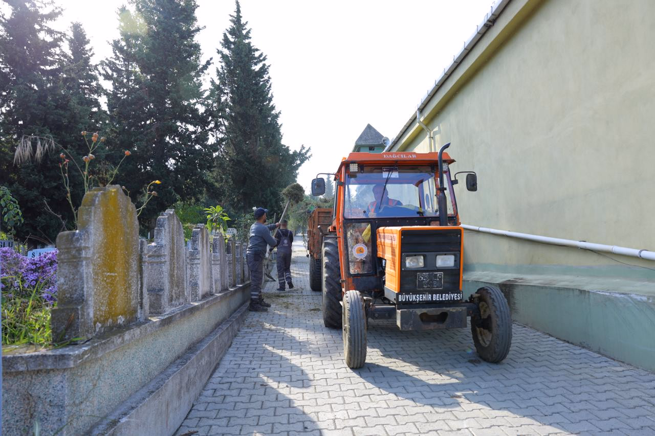 KESİNTİSİZ CENAZE HİZMETİ VE MEZARLIKLARDA KAPSAMLI ÇALIŞMA - Görsel 6