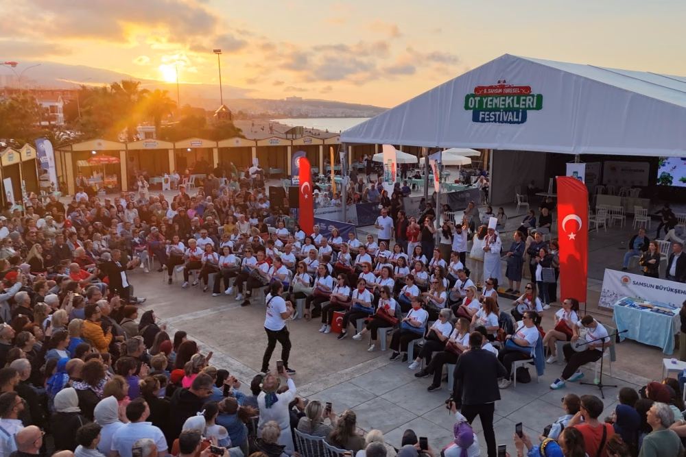 8. SAMSUN YÖRESEL OT YEMEKLERİ FESTİVALİ'NE YOĞUN İLGİ